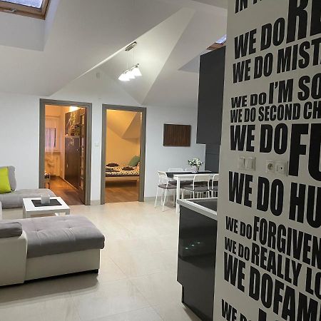 Apartament Rodzinny Ostrowiec Sw Ostrowiec Świętokrzyski Esterno foto