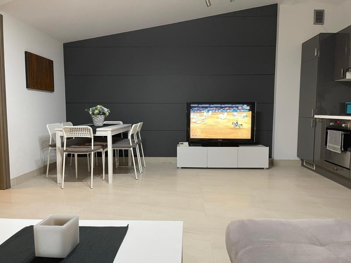 Apartament Rodzinny Ostrowiec Sw Ostrowiec Świętokrzyski Esterno foto